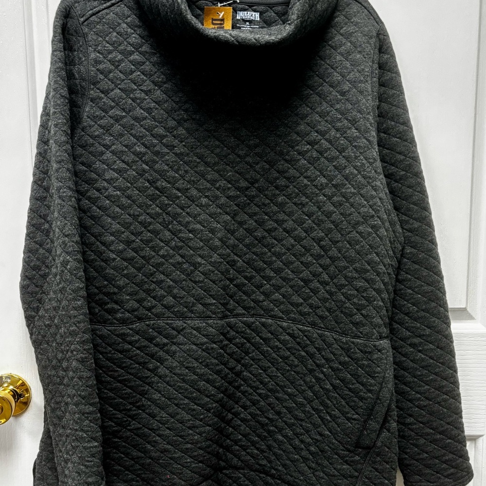 Women’s Duluth Trading Grey Quilted Sweater/Tunic